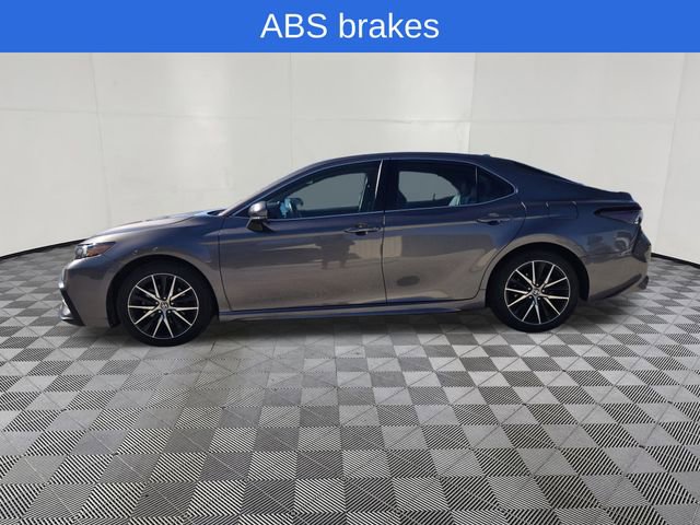 Used 2024 Toyota Camry SE w/ Cold Weather Package image 4