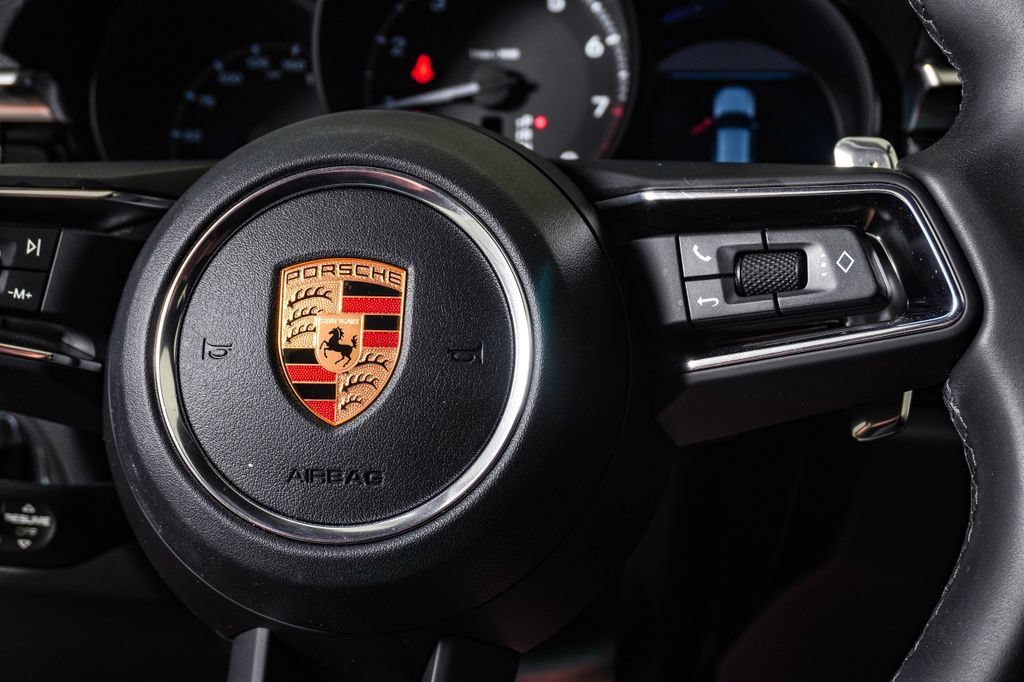 Certified 2026 Porsche Macan AWD/4WD image 19