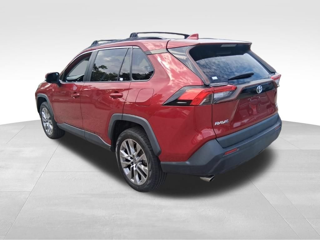 Used 2022 Toyota RAV4 XLE Premium AWD/4WD image 8