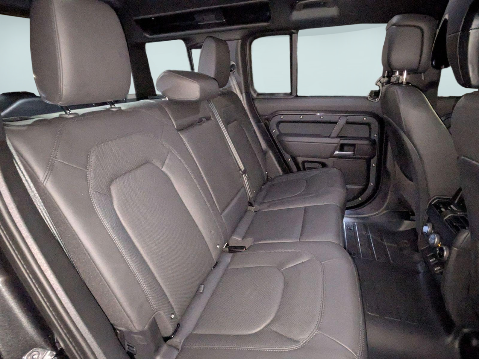 New 2026 Land Rover Defender 110 X-Dynamic SE AWD/4WD image 29