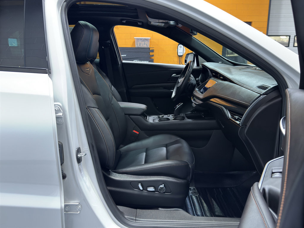 Used 2023 Cadillac XT4 Sport w/ Sun And Sound Package image 21