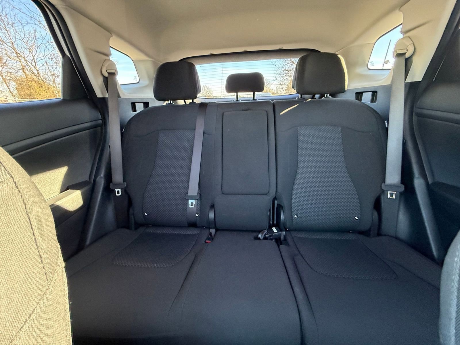 Used 2025 Kia Sportage LX image 37