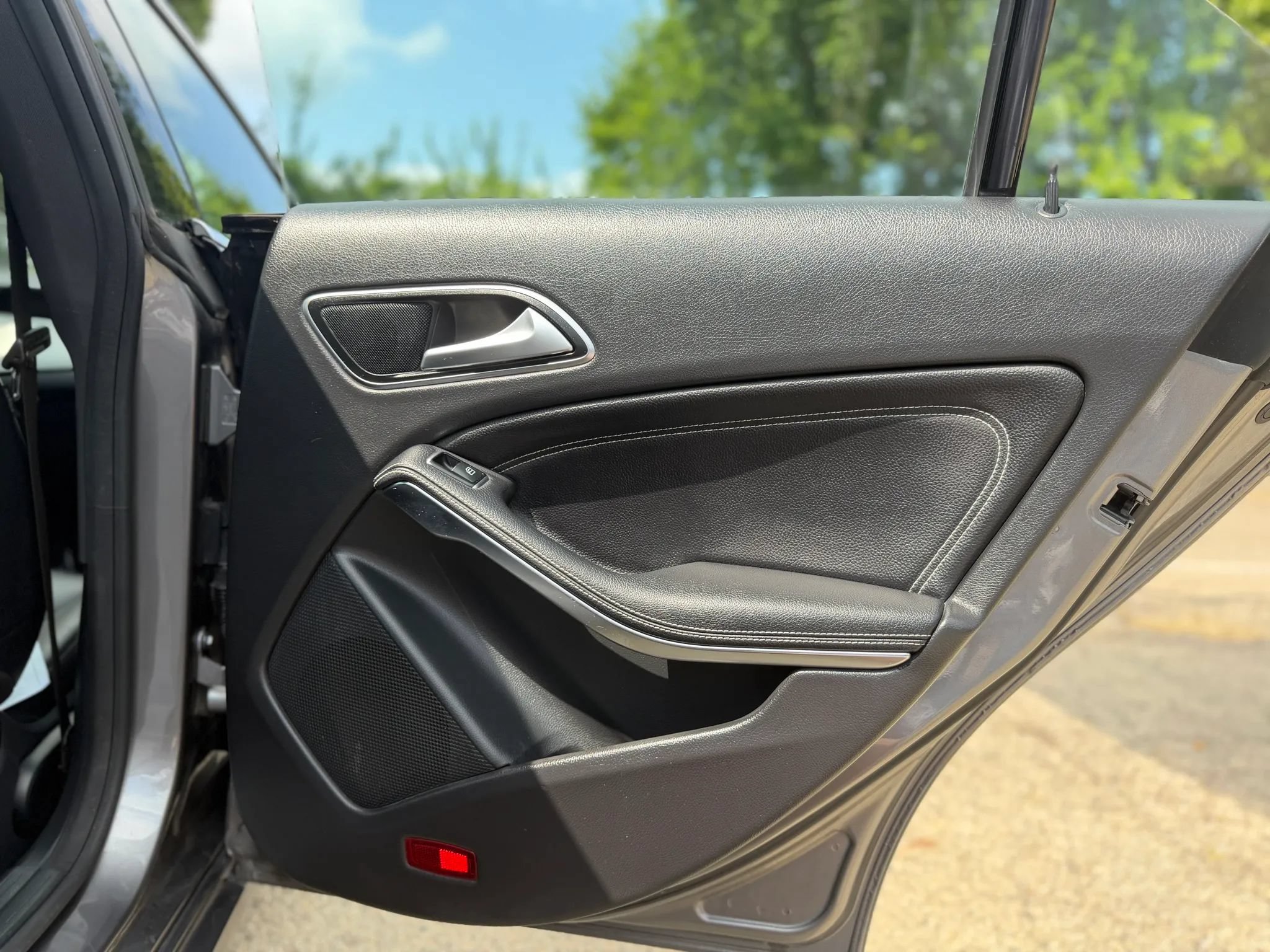 Used 2015 Mercedes-Benz CLA 250 4MATIC image 32