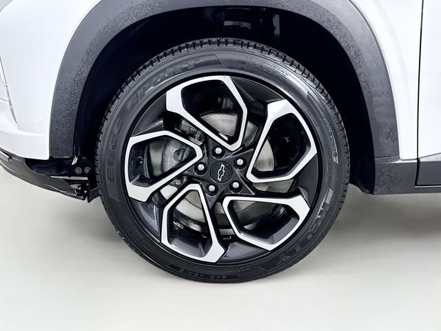 Used 2024 Chevrolet Trax RS w/ Sunroof Package FWD image 31