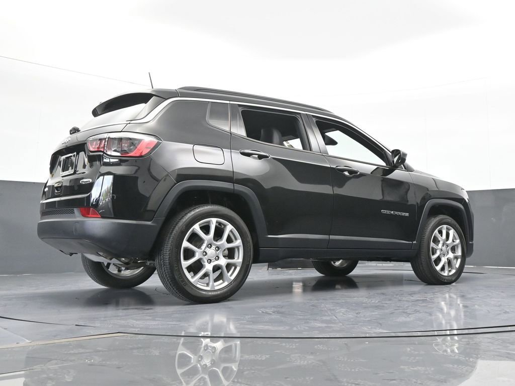 Used 2024 Jeep Compass Latitude image 54