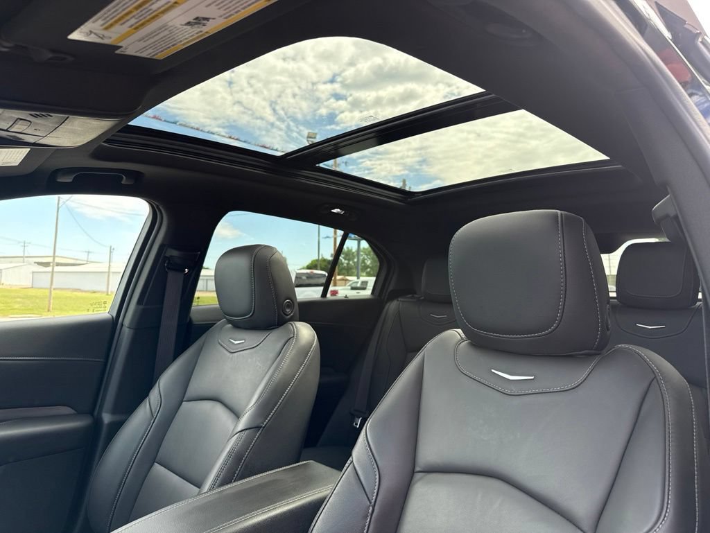 Used 2024 Cadillac XT4 Premium Luxury w/ Cold Weather Package AWD/4WD image 13