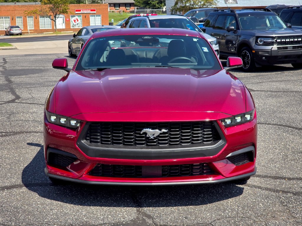 Used 2025 Ford Mustang Coupe RWD image 22
