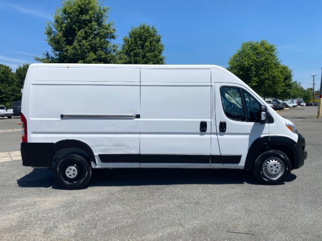 Used 2024 RAM ProMaster 2500 w/ Convenience Group FWD image 3
