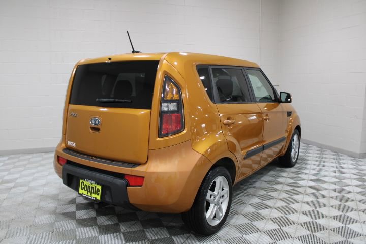 Used 2011 Kia Soul + w/ Audio Pkg image 9