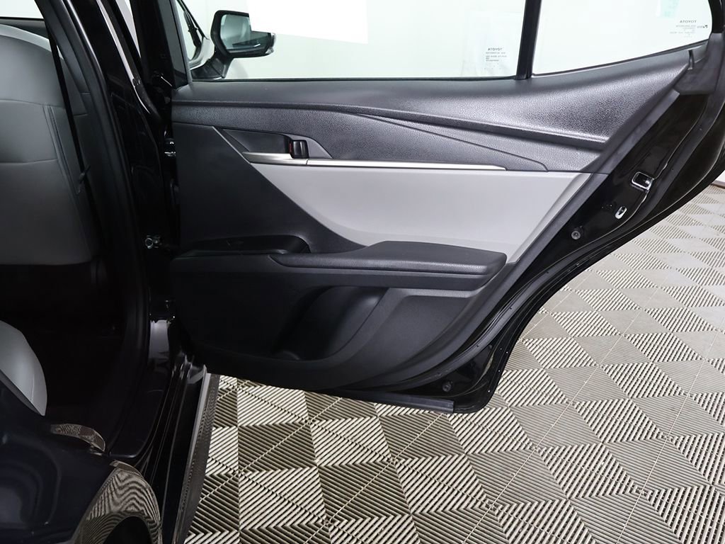 Used 2025 Toyota Camry SE FWD image 23