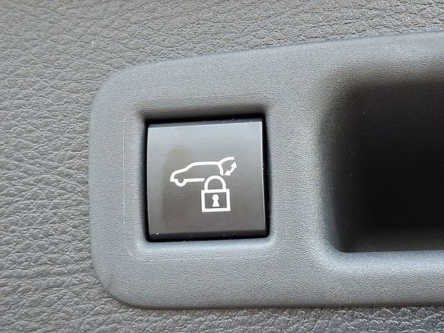 Used 2026 Toyota Sienna XLE AWD/4WD image 28