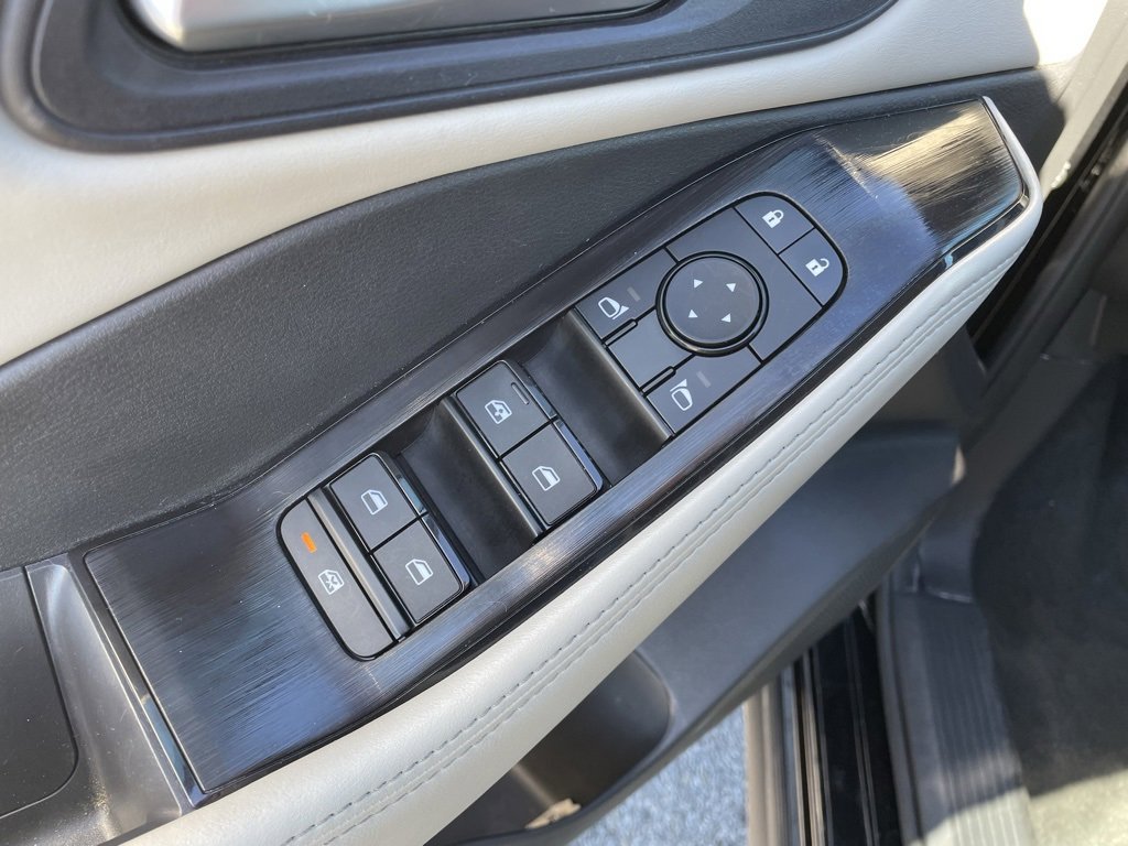 Used 2024 Nissan Rogue SV image 12