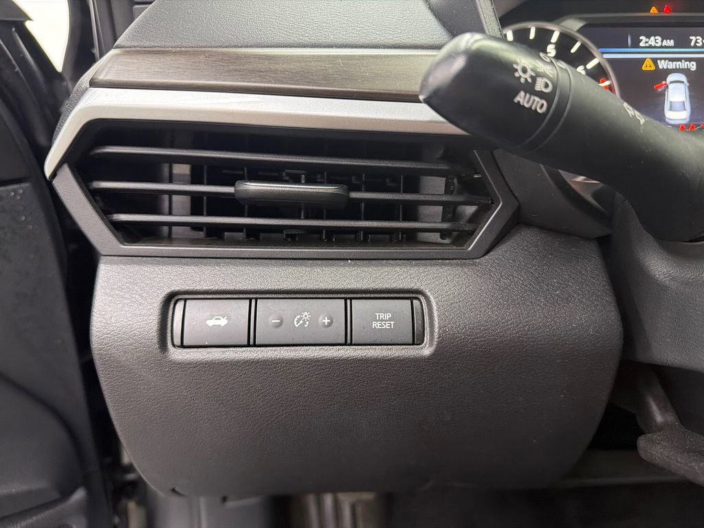 Used 2024 Nissan Altima 2.5 SV FWD image 29
