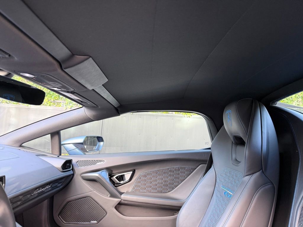 Used 2023 Lamborghini Huracan EVO image 32