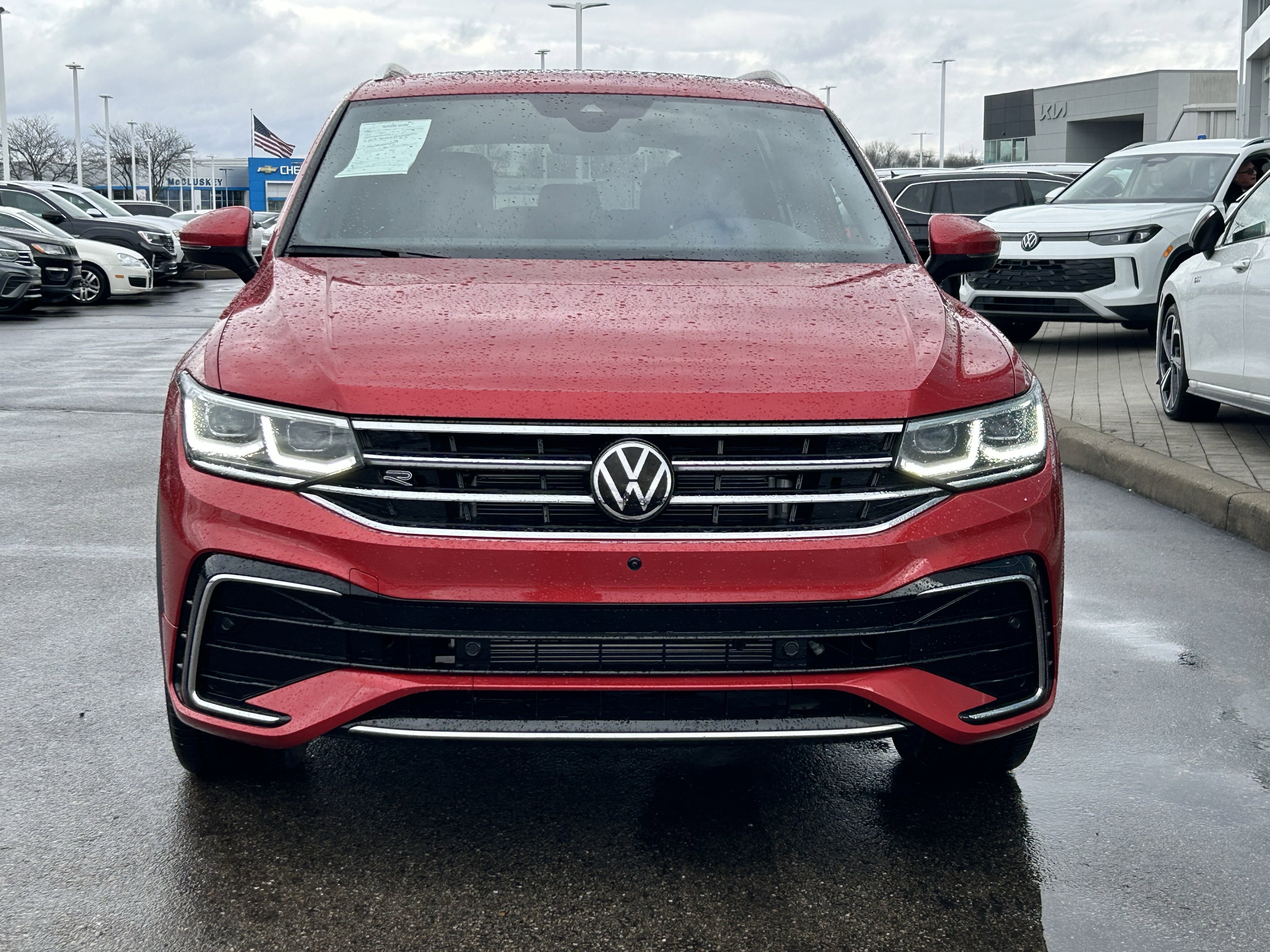 Certified 2024 Volkswagen Tiguan SEL R-Line image 2