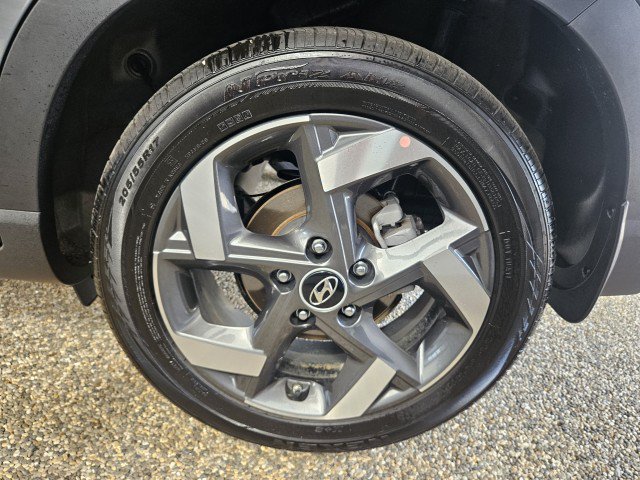 Used 2026 Hyundai Venue SEL FWD image 31