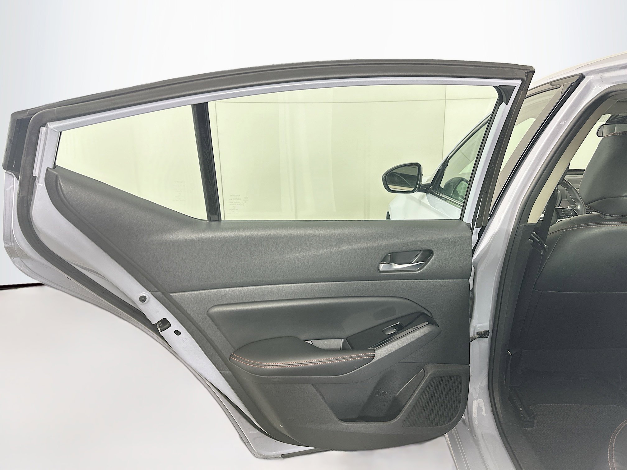 Used 2024 Nissan Altima 2.5 SR image 24