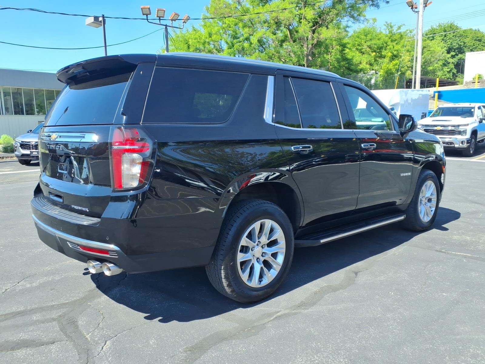 Used 2024 Chevrolet Tahoe Premier AWD/4WD image 3