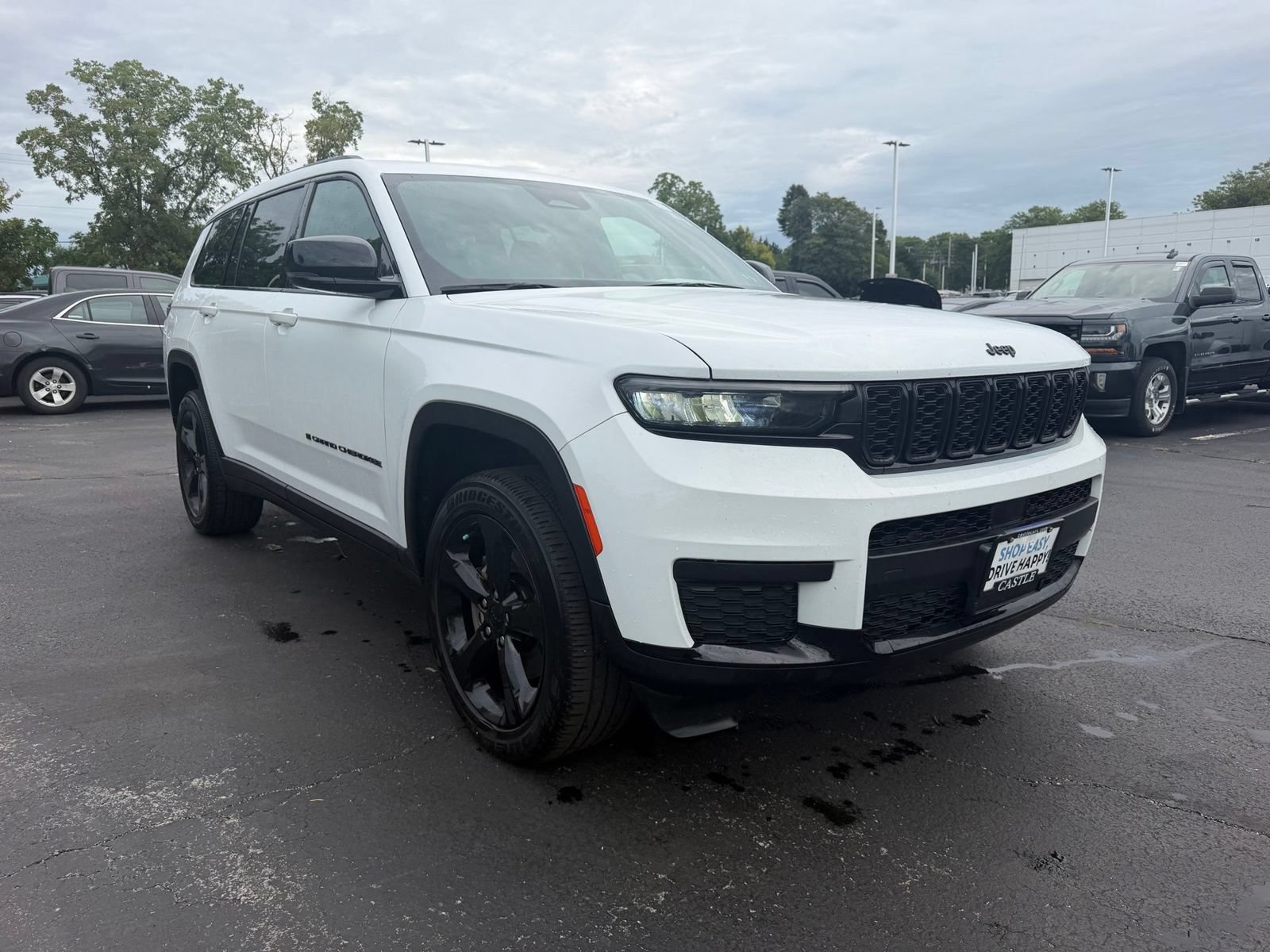 Used 2023 Jeep Grand Cherokee L Altitude AWD/4WD image 4