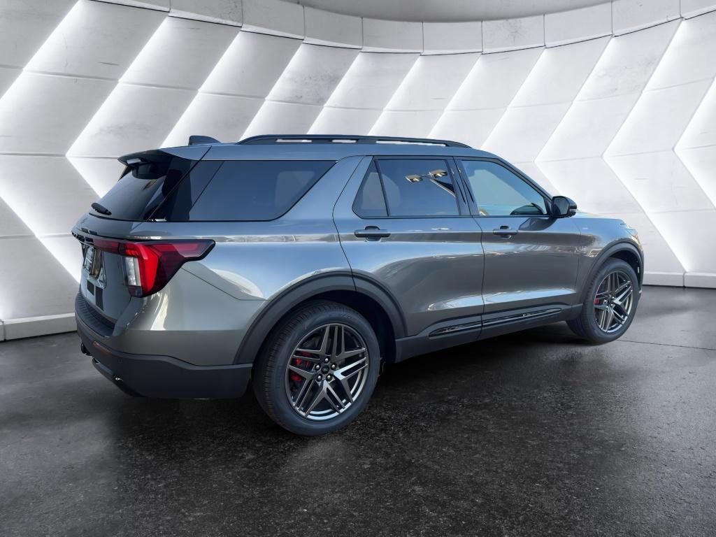 New 2026 Ford Explorer ST-Line w/ ST-Line Street Pack RWD image 5