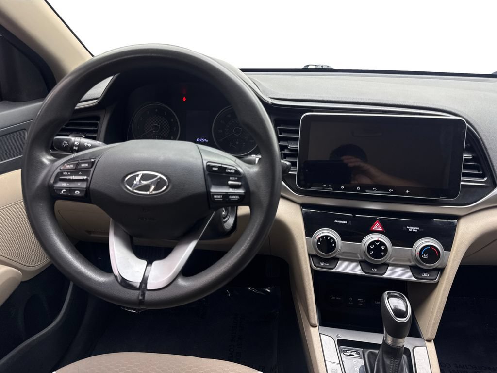 Used 2019 Hyundai Elantra SE FWD image 42
