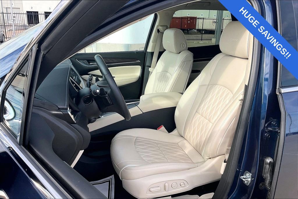 Used 2023 Buick Enclave Avenir w/ Avenir Technology Package image 33