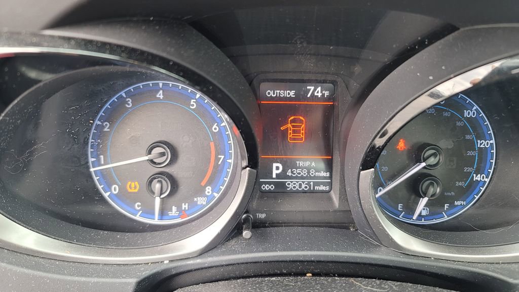 Used 2014 Toyota Corolla S image 9