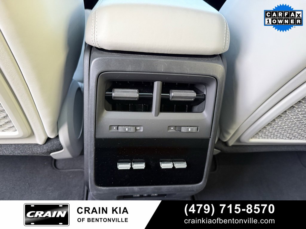 Used 2024 Porsche Macan 4 Electric image 26