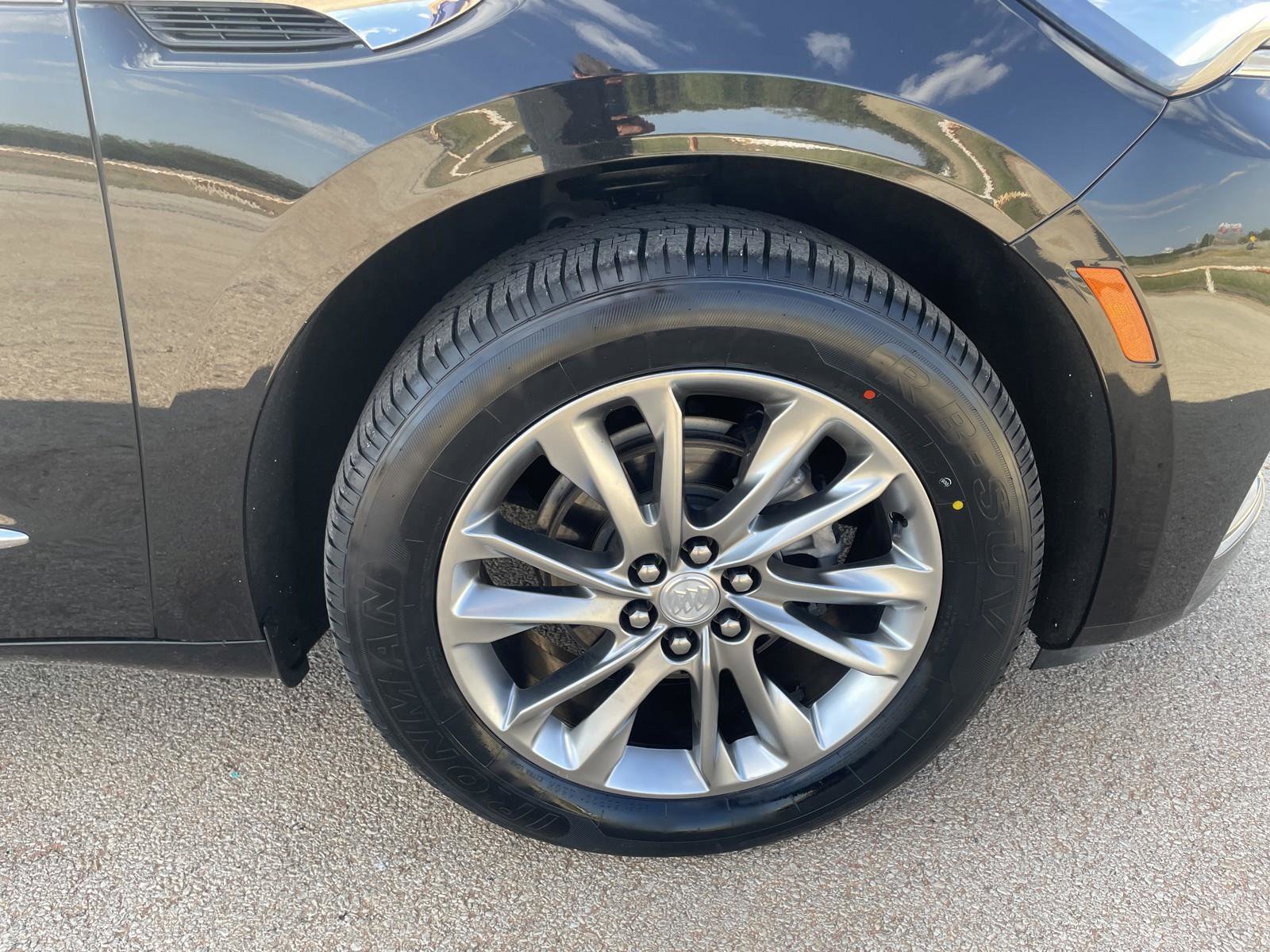 Used 2022 Buick Enclave Avenir w/ Avenir Technology Package image 41