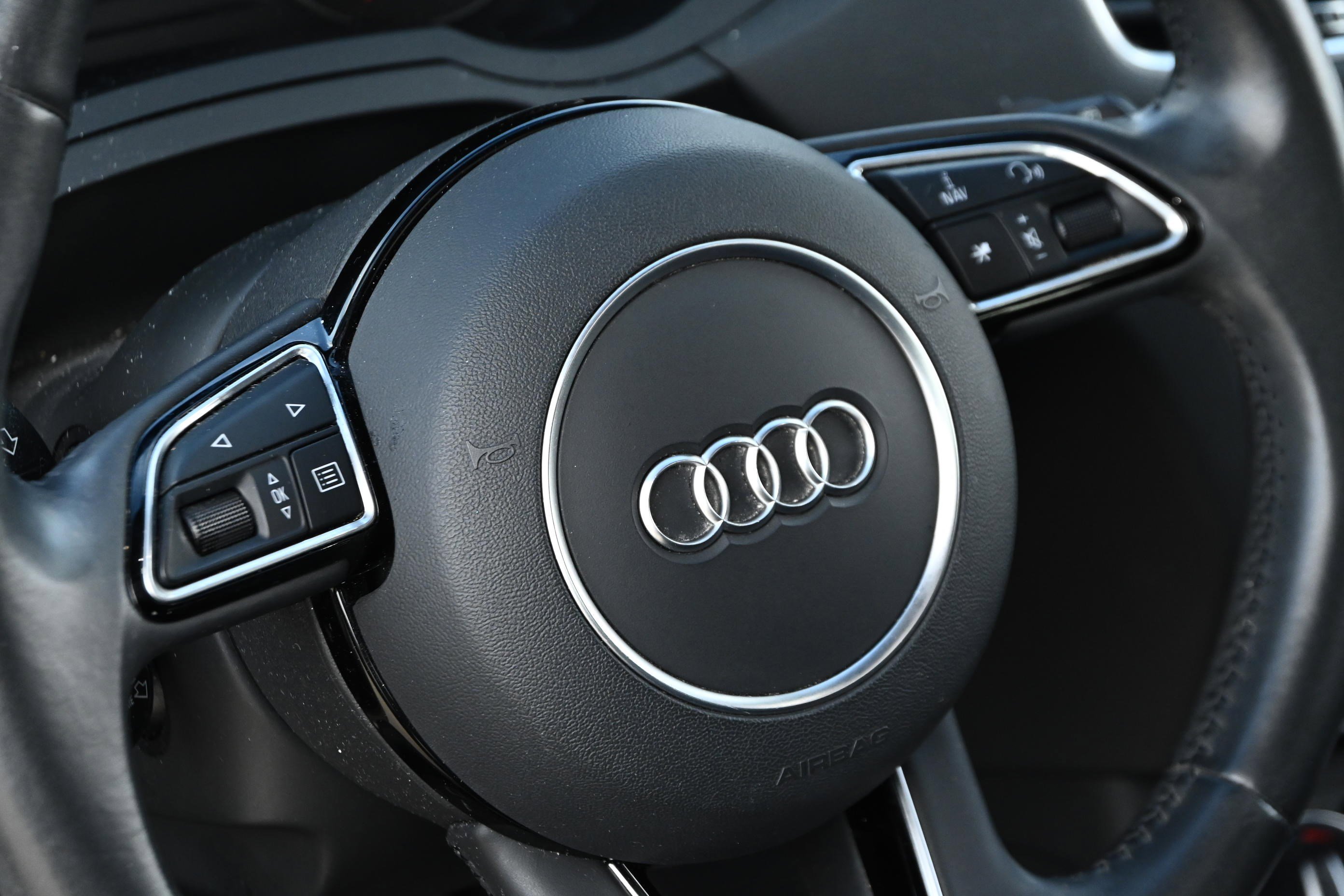 Used 2018 Audi Q3 2.0T Premium w/ Convenience Package image 12