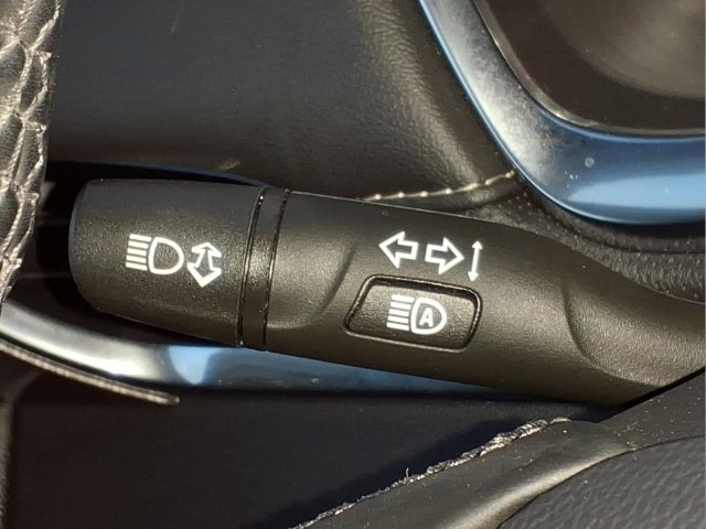 Used 2023 Chevrolet Traverse Premier AWD/4WD image 29