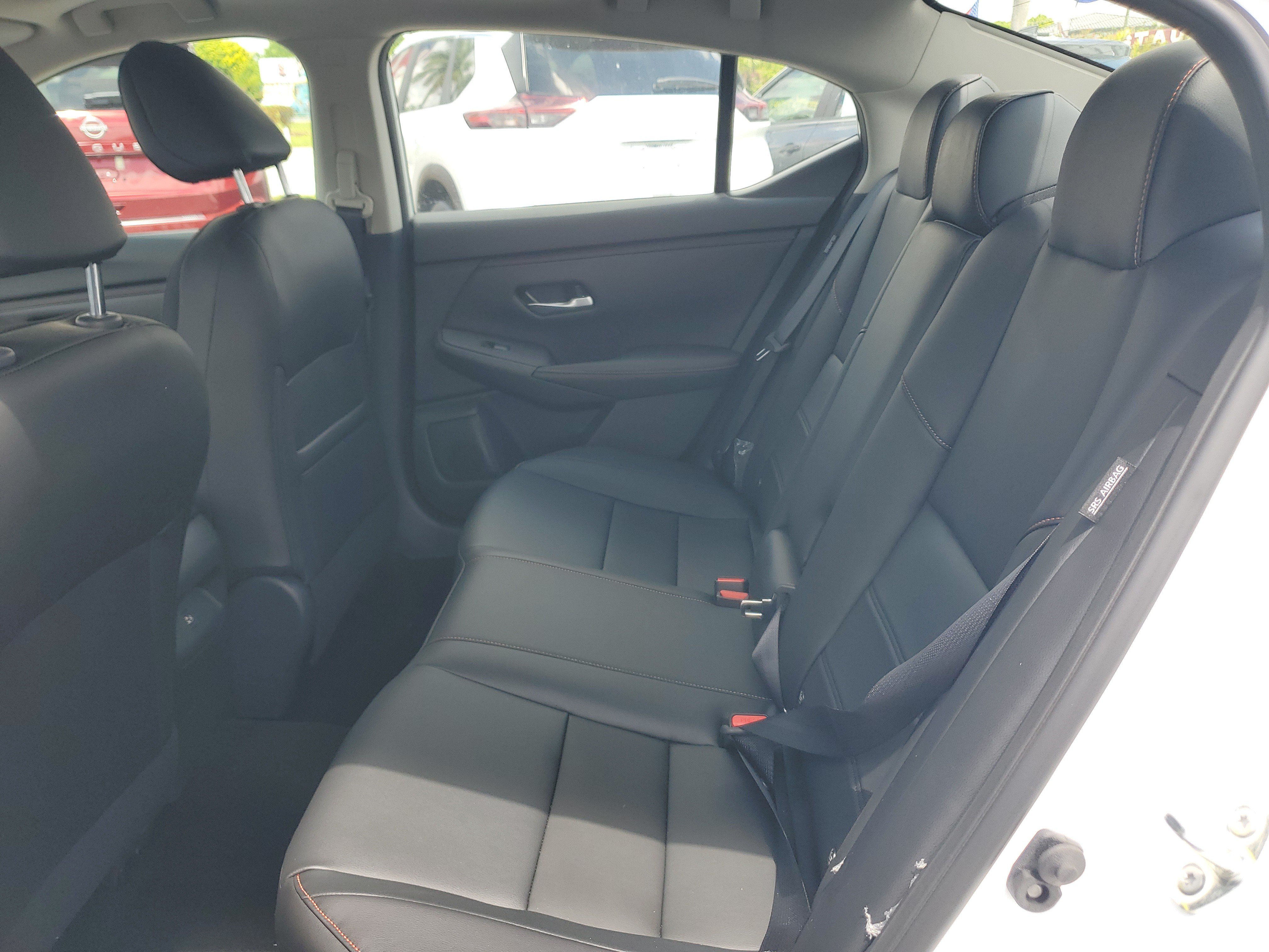 Used 2025 Nissan Sentra SR w/ SR Premium Package FWD image 10