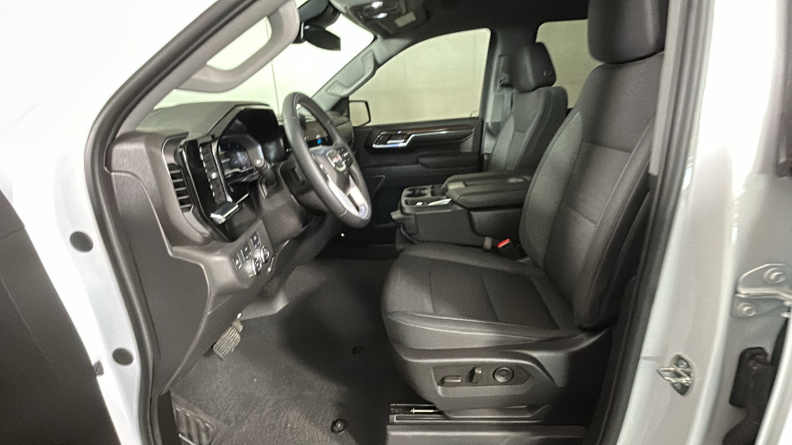 Used 2024 GMC Sierra 1500 Elevation AWD/4WD image 13
