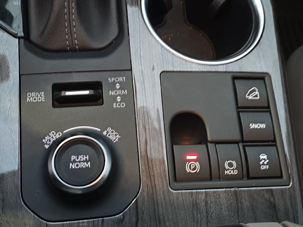 Used 2023 Toyota Highlander Limited AWD/4WD image 37