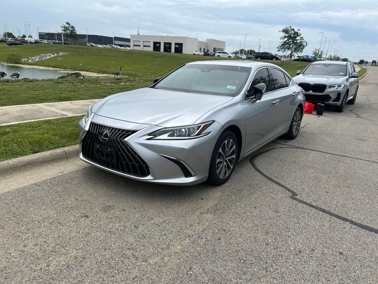 Used 2022 Lexus ES 350 w/ Premium Package FWD image 8