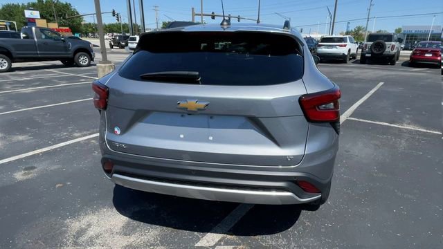 Used 2024 Chevrolet Trax LT w/ Driver Confidence Package FWD image 9