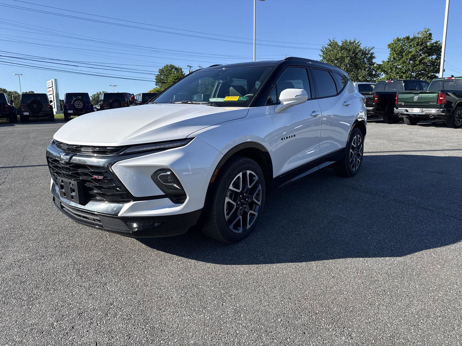 Used 2025 Chevrolet Blazer RS AWD/4WD image 3