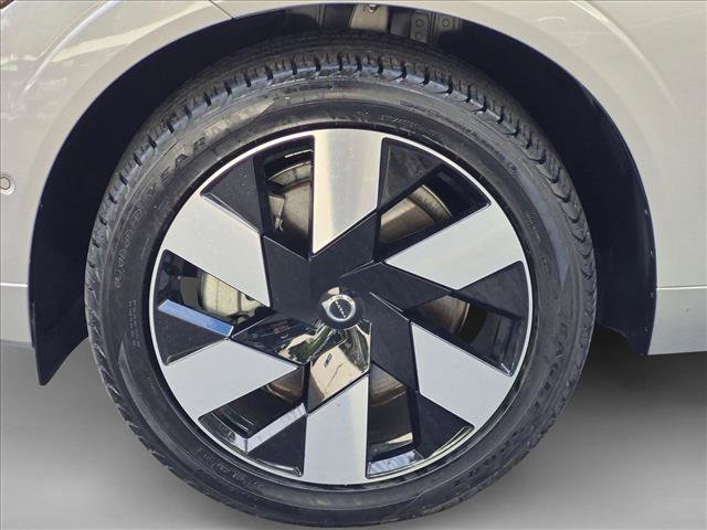 Used 2024 Volvo XC60 T8 Plus w/ Protection Package Premier AWD/4WD image 24