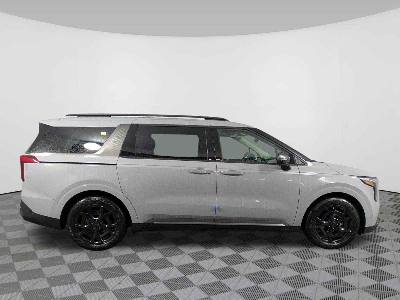 New 2025 Kia Carnival SX Prestige FWD image 2