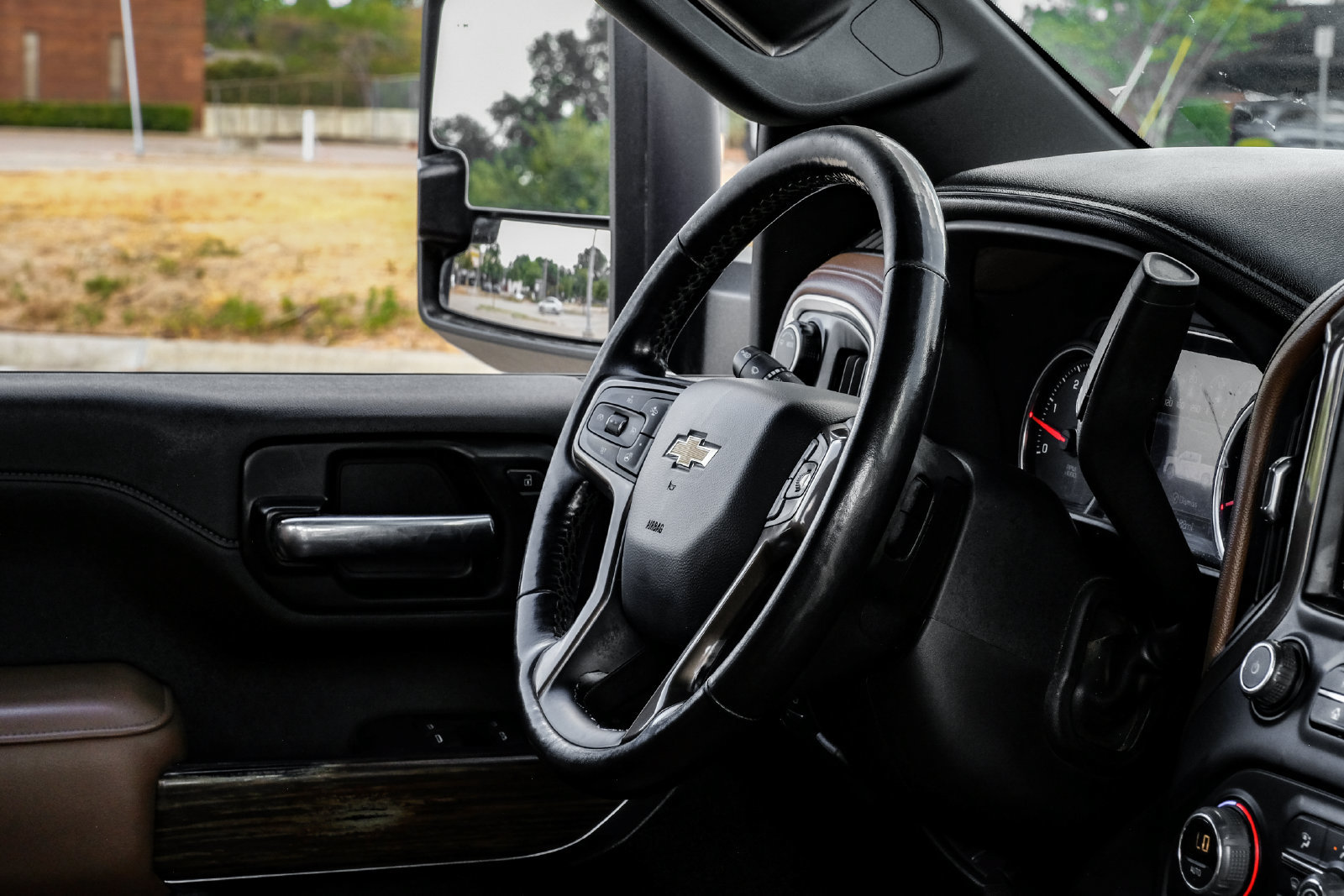 Used 2023 Chevrolet Silverado 2500 High Country w/ Technology Package AWD/4WD image 17