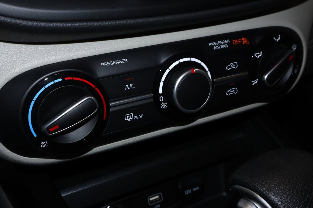 Used 2025 Kia Soul LX w/ LX Technology Package image 29