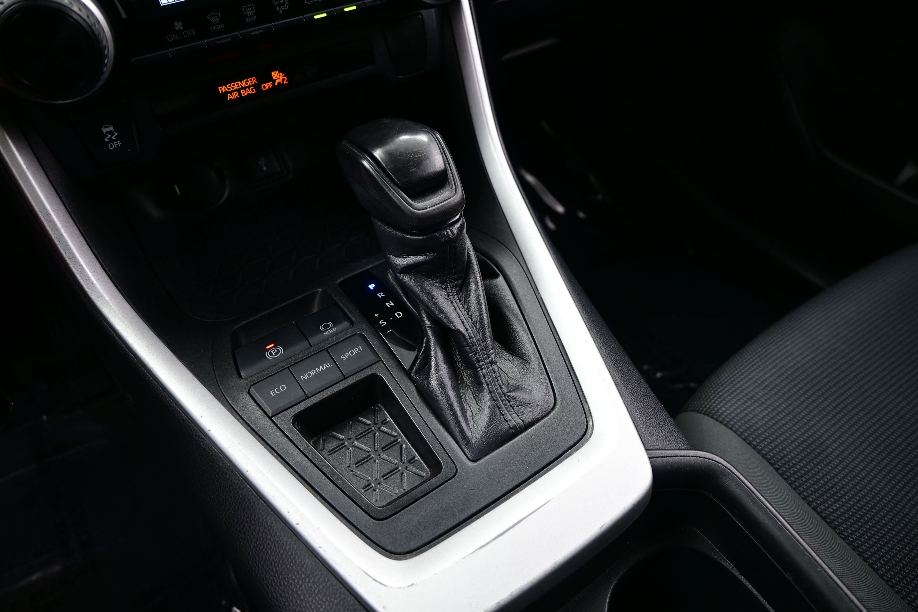 Used 2020 Toyota RAV4 LE w/ All Weather Liner Package FWD image 19
