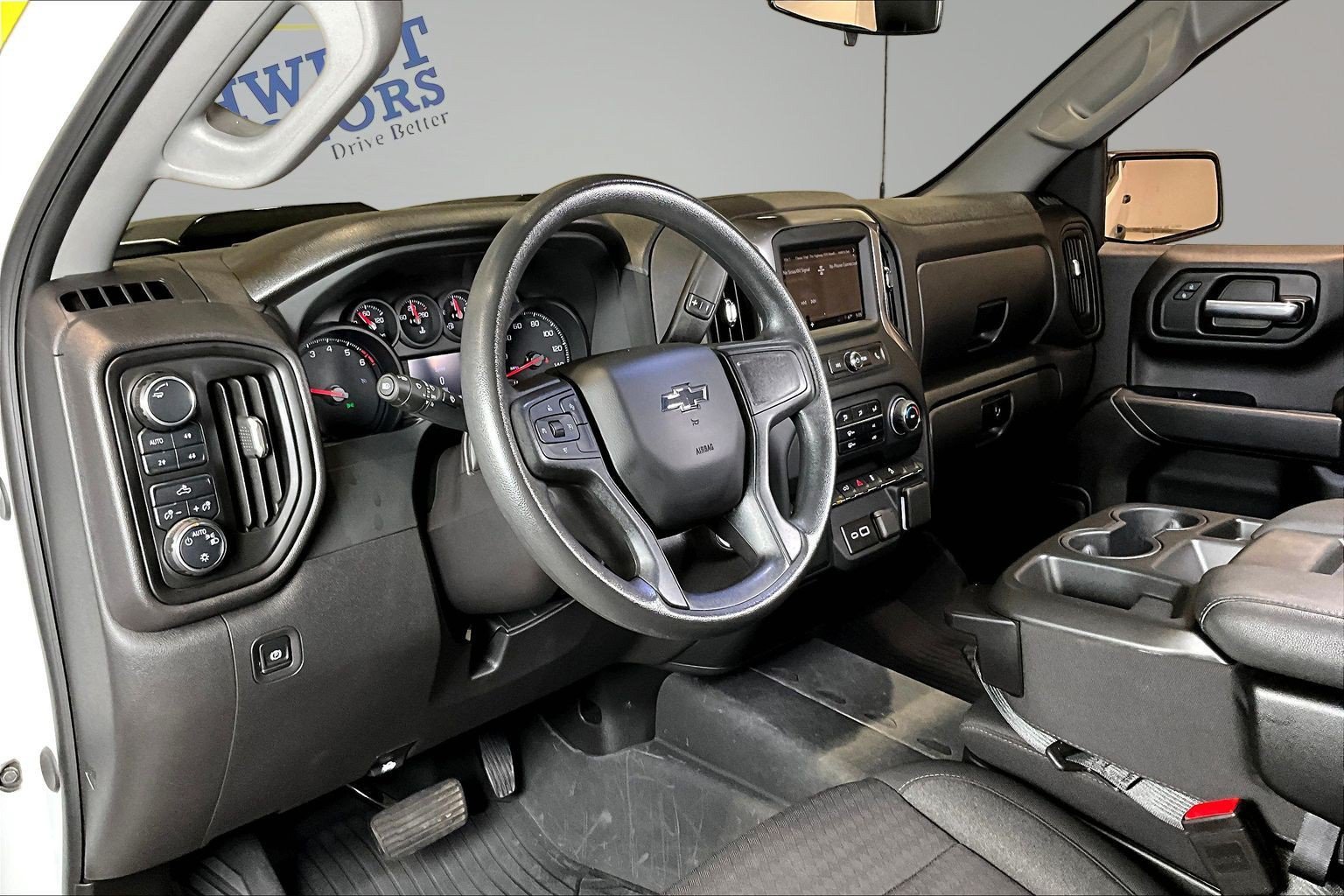 Used 2024 Chevrolet Silverado 1500 Custom Trail Boss AWD/4WD image 19