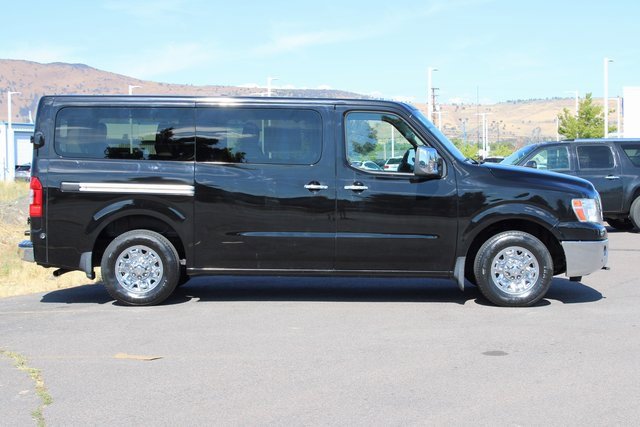 Used 2016 Nissan NV 3500 SL image 7