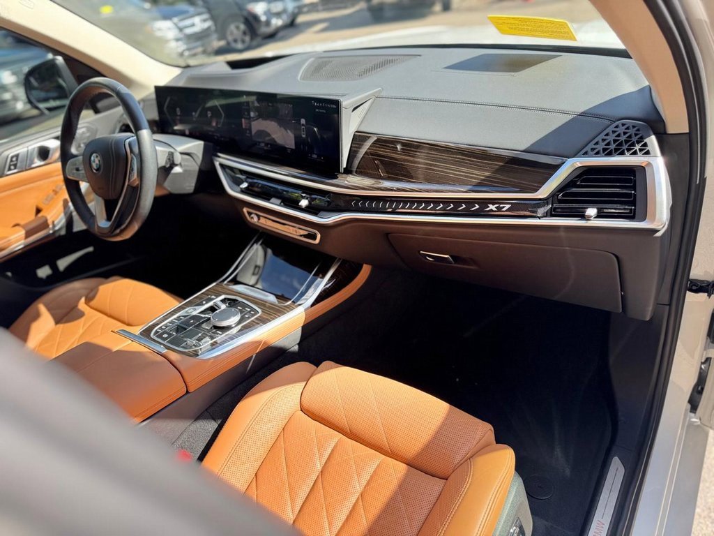 Used 2023 BMW X7 xDrive40i image 21