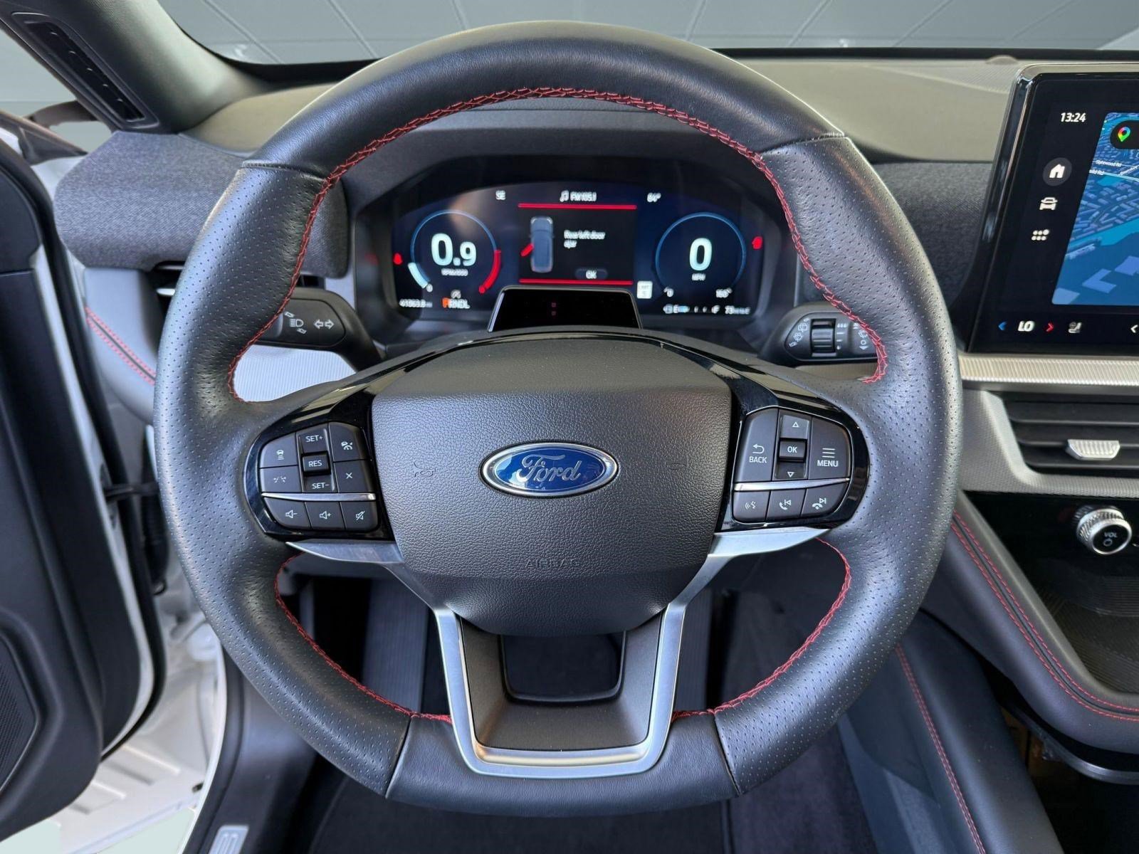 Certified 2025 Ford Explorer ST-Line w/ ST-Line Street Pack AWD/4WD image 17