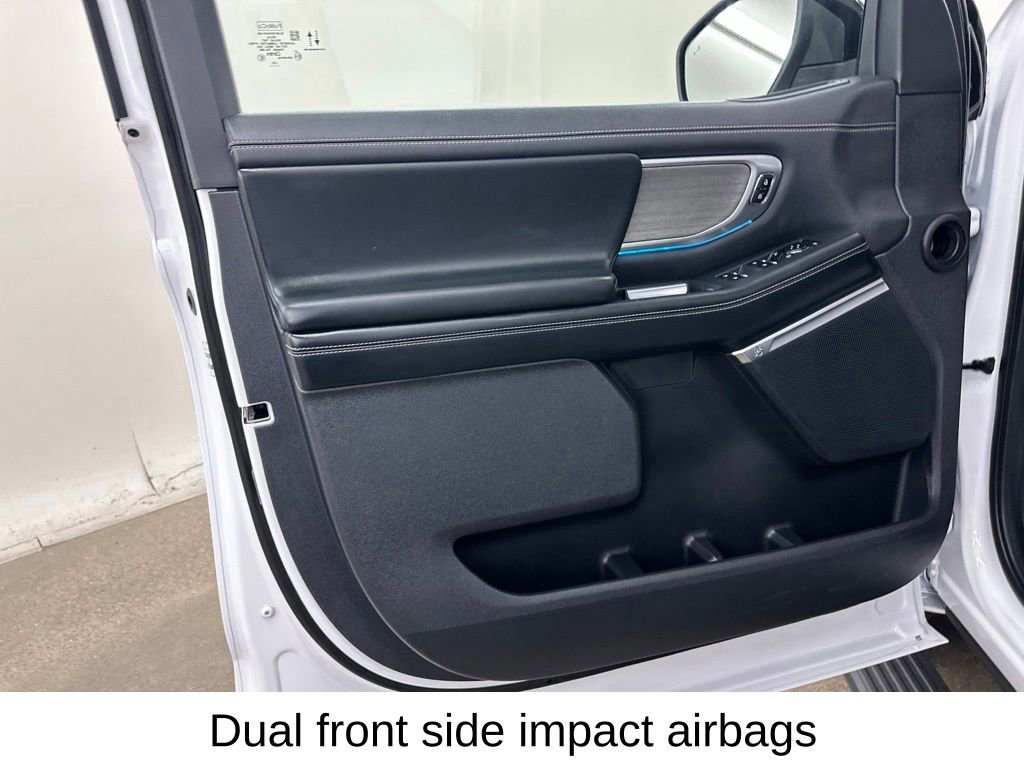 Used 2025 Ford Expedition Platinum AWD/4WD image 33