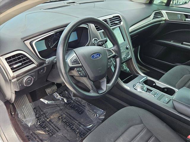 Used 2019 Ford Fusion SE FWD image 10