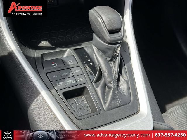 Used 2023 Toyota RAV4 LE AWD/4WD image 35