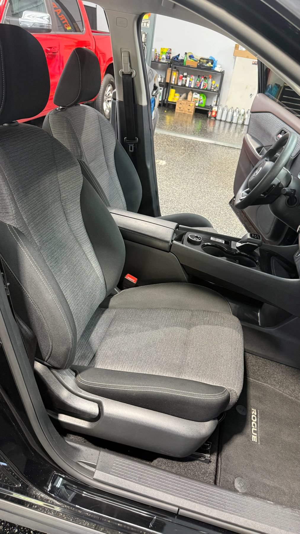 Used 2023 Nissan Rogue SV AWD/4WD image 47